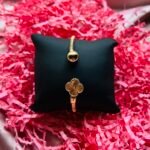 Aura Clover & Sphere Bangle