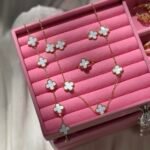 Van Cleef White & Gold Set