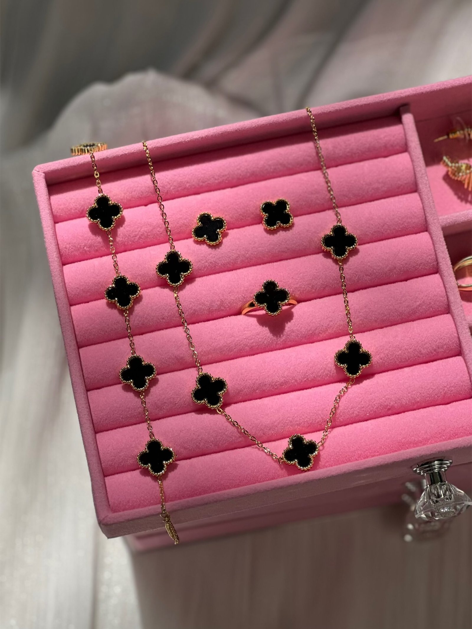IMG_1883 (1) Van Cleef Black & Gold Set - Image 1