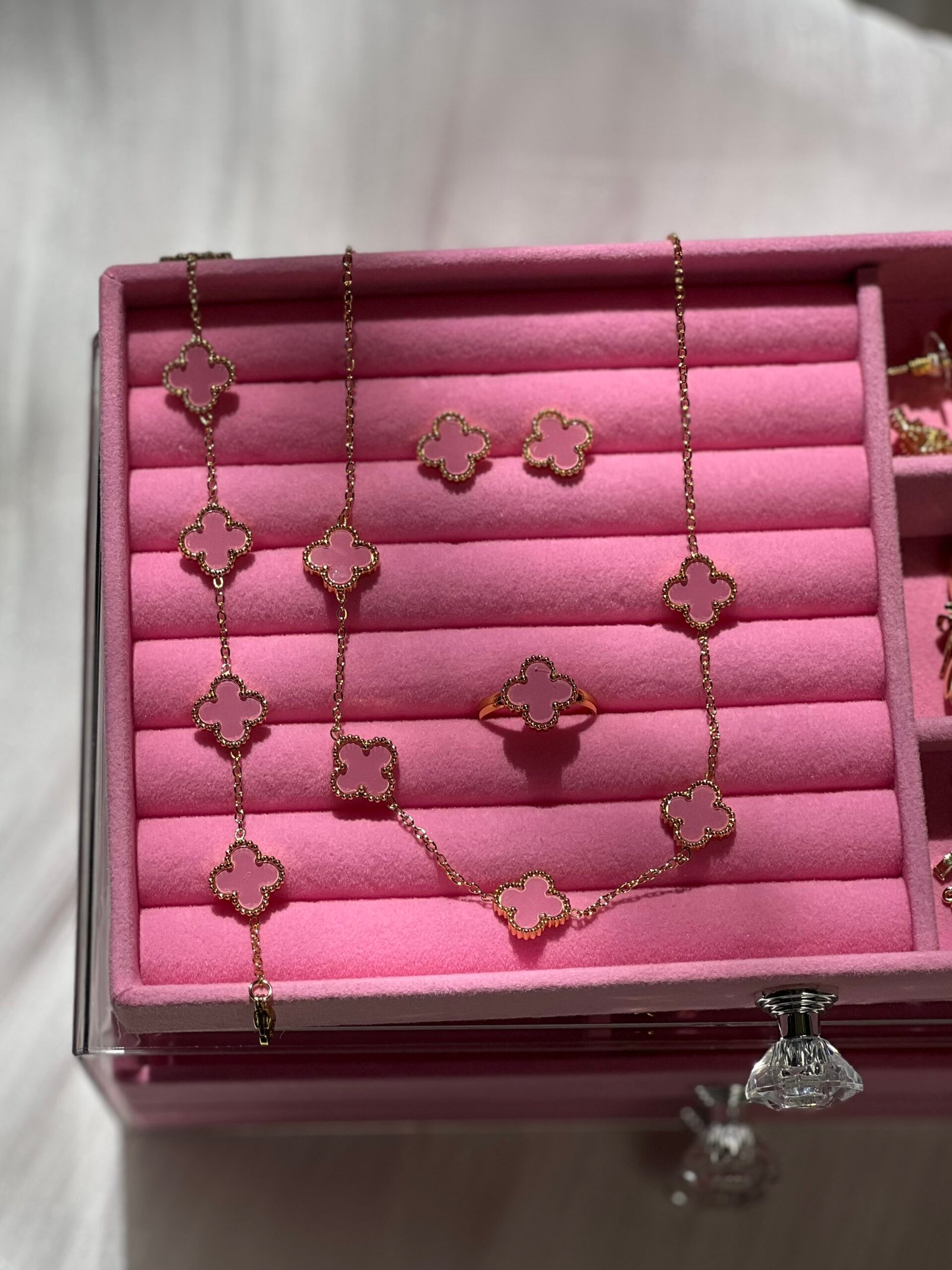 IMG_2062 (1) Van Cleef Pink & Gold Set - Image 1