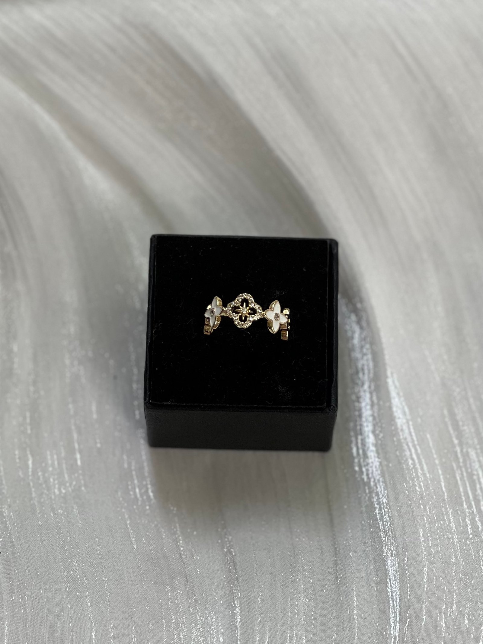 IMG_2312 Van Cleef-Style Mother-of-Pearl & Pavé Clover Band - Image 1